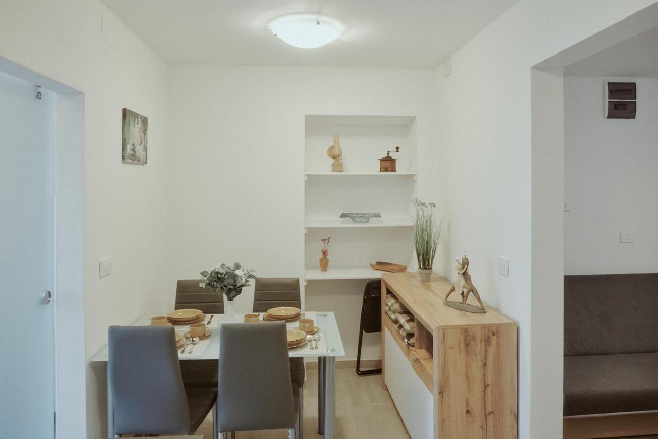 Pr' Stormanu Apartma Kanal